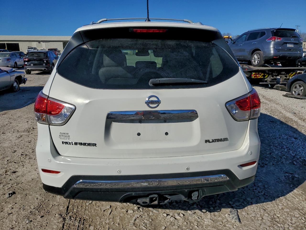 Nissan Pathfinder S Image 3