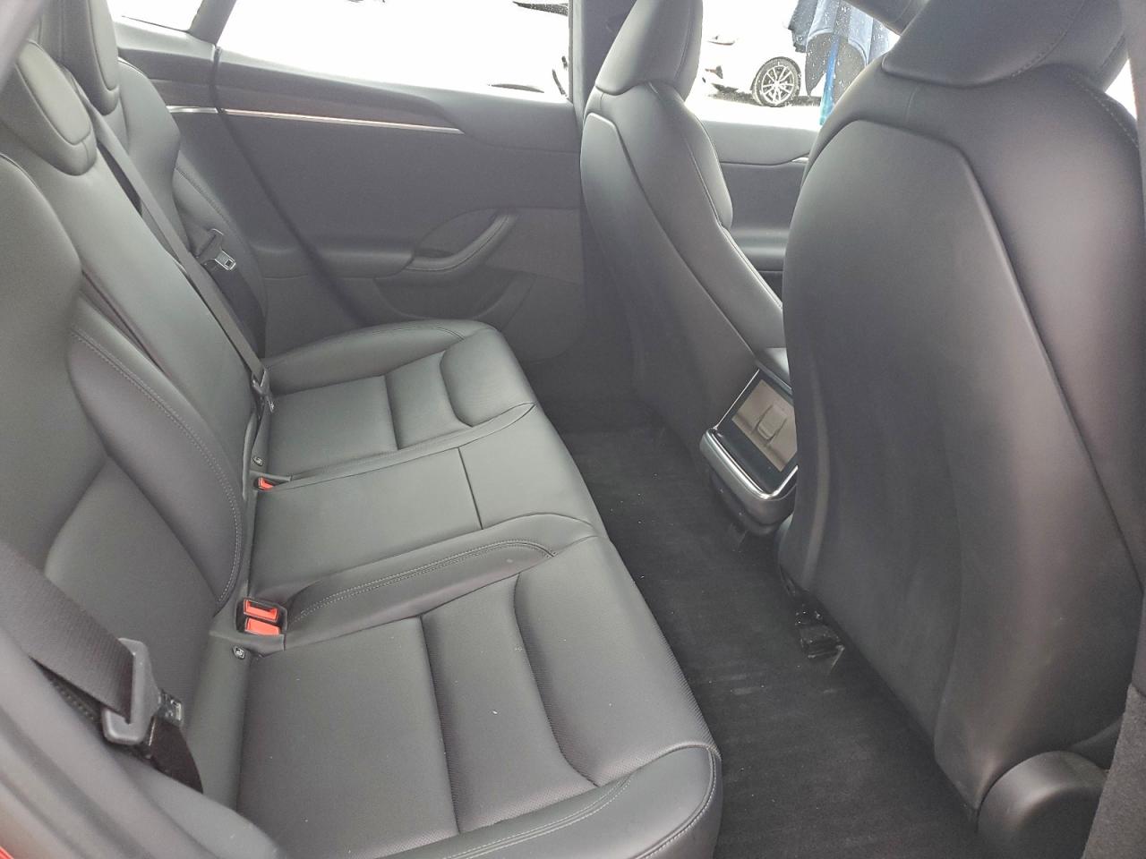 Tesla Model S Image 10