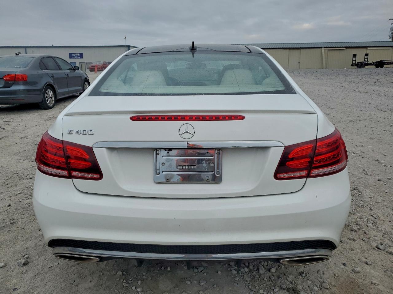 Mercedes-Benz E-Class 400 Image 12