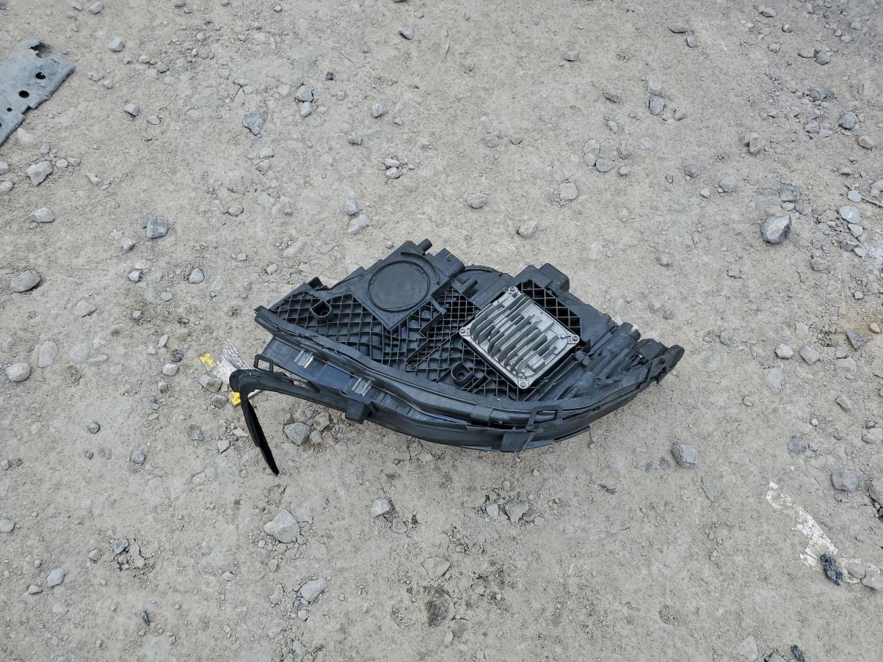 Mercedes-Benz E-Class 400 Image 2