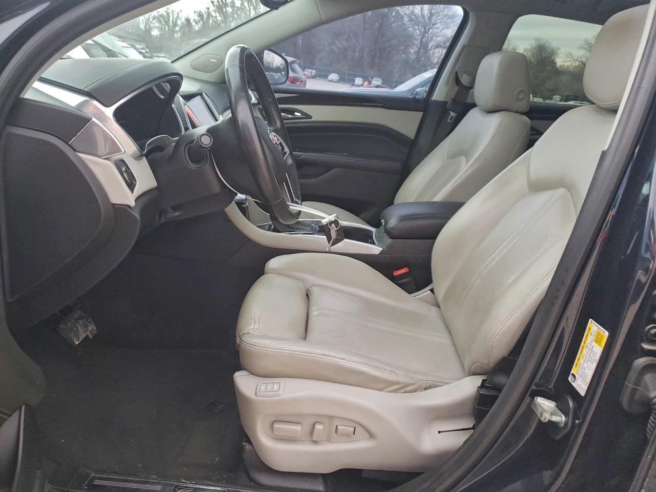 Cadillac SRX Luxury Collection Image 6