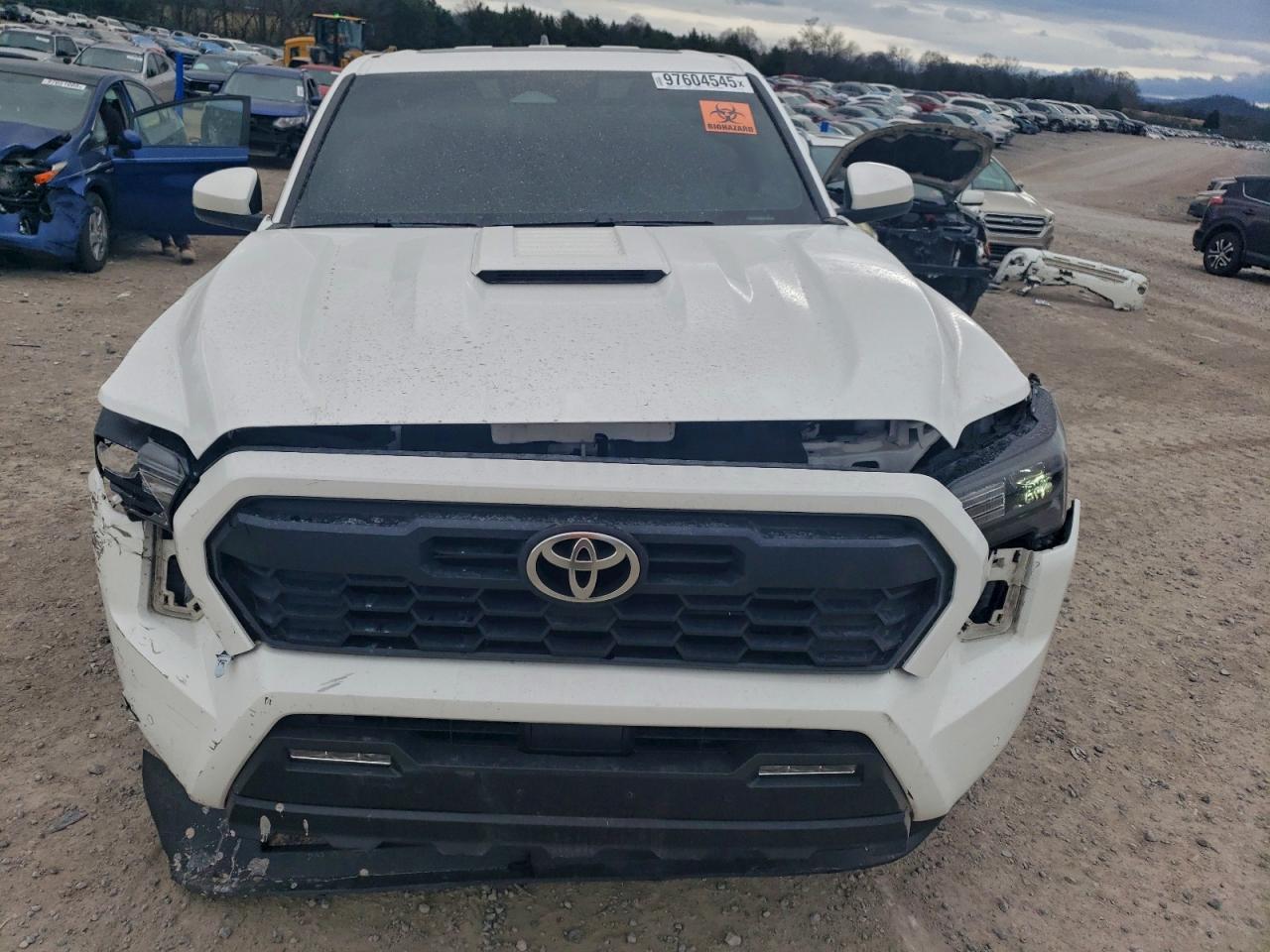 Toyota Tacoma Double Cab Image 4