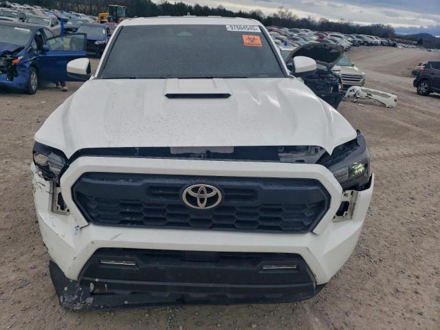 Toyota Tacoma Double Cab Image 4