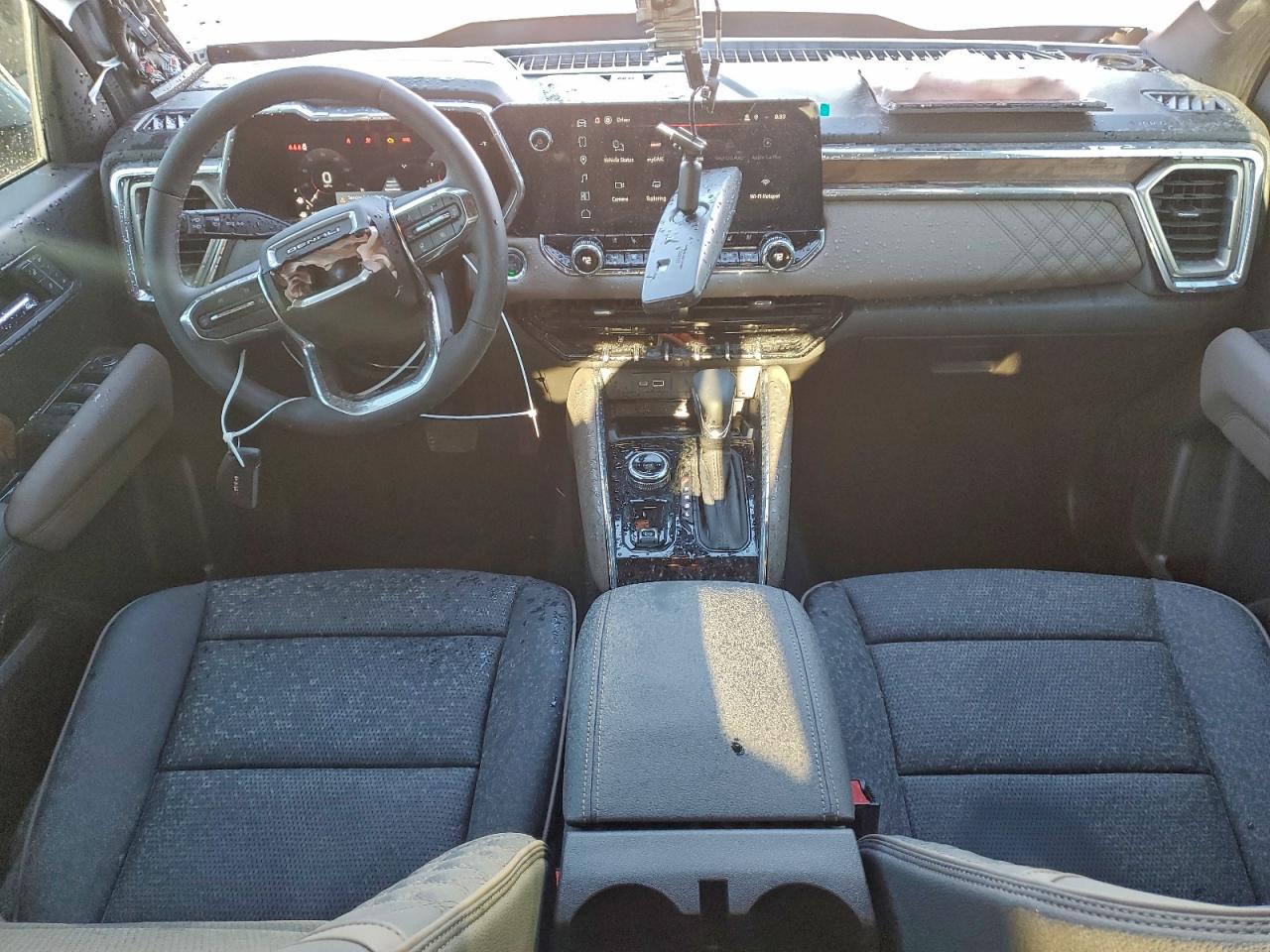 GMC Canyon Denali Image 8