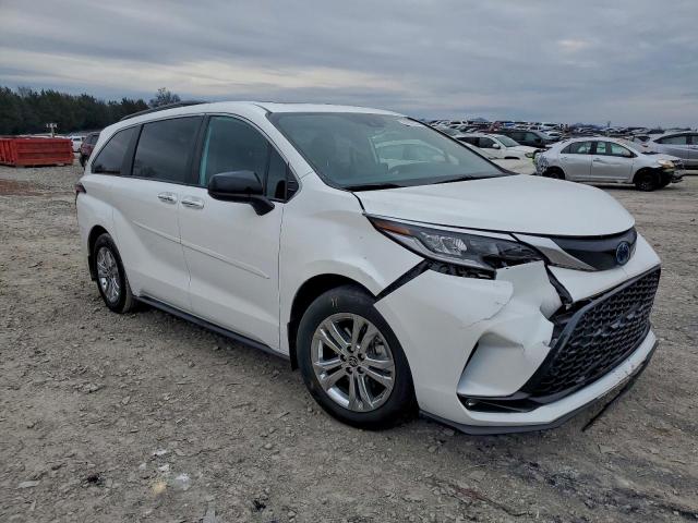 Toyota Sienna Xse Image 2