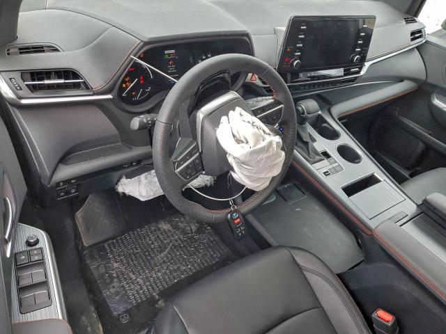 Toyota Sienna Xse Image 6