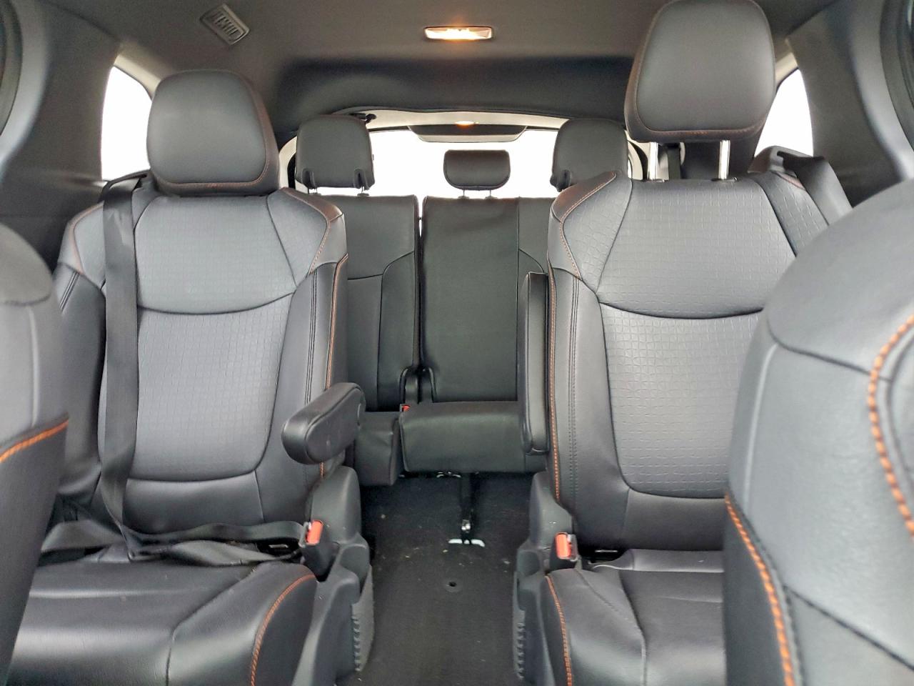 Toyota Sienna Xse Image 10