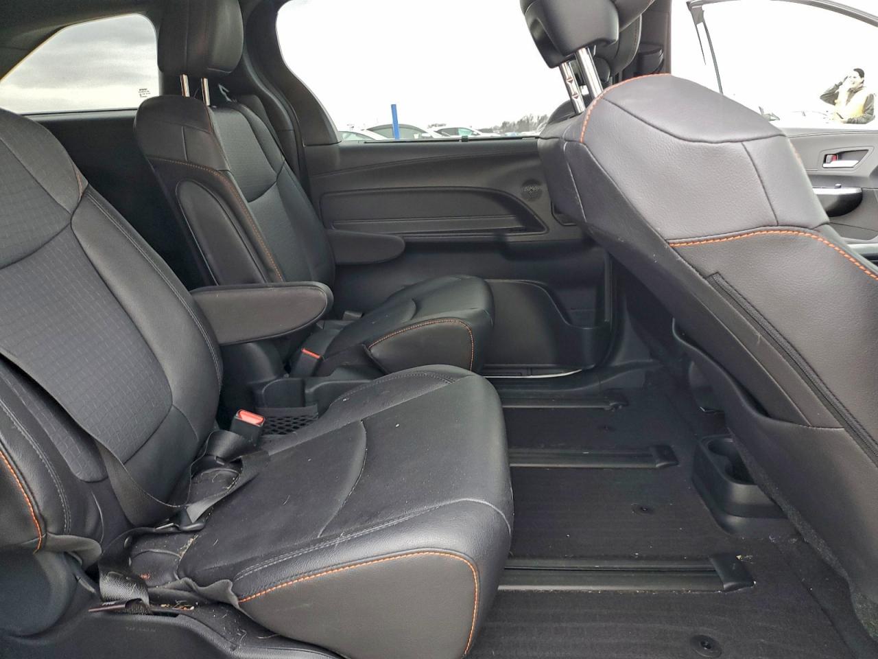 Toyota Sienna Xse Image 11