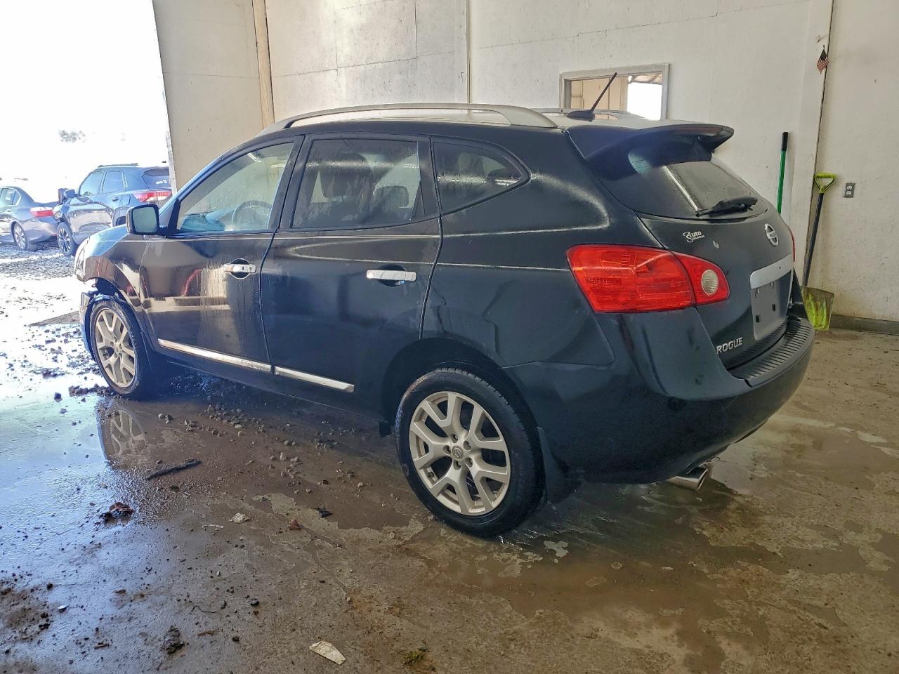 Nissan Rogue S Image 4