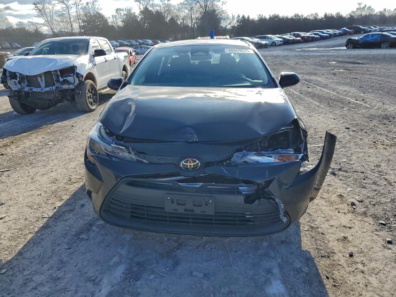 Toyota Corolla Le Image 12