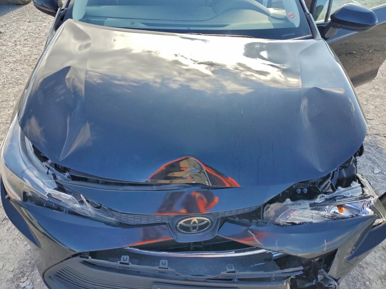 Toyota Corolla Le Image 9