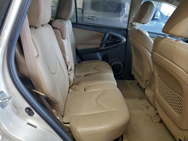 Toyota RAV4 Limited Image 4