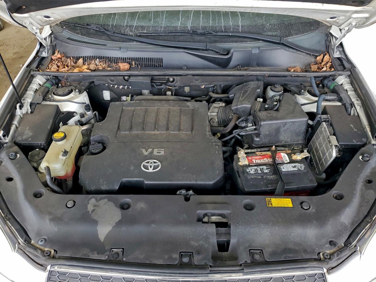 Toyota RAV4 Limited Image 12