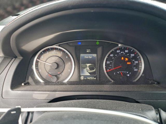 Toyota Camry Le Image 10