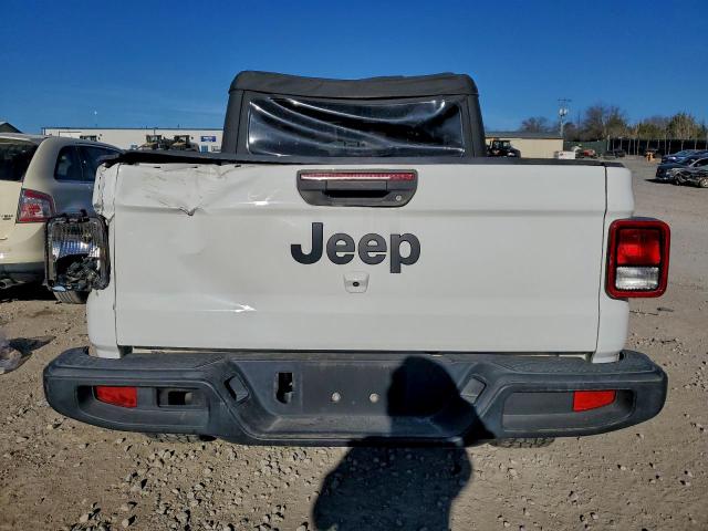 Jeep Gladiator Sport Image 3