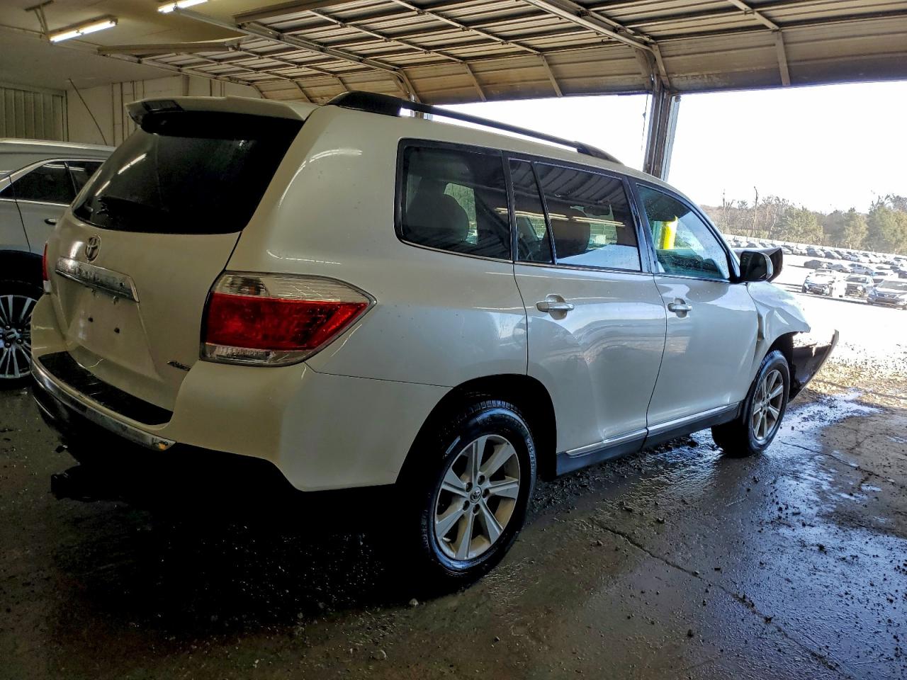 Toyota Highlander Base Image 2