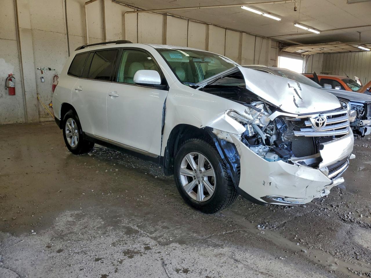 Toyota Highlander Base Image 5