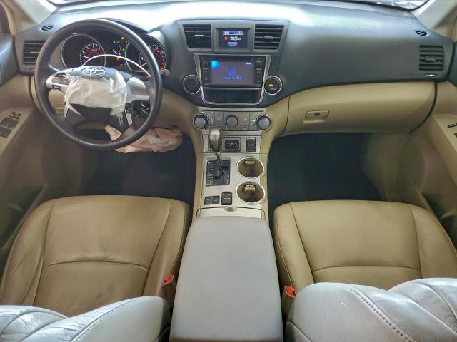 Toyota Highlander Base Image 11