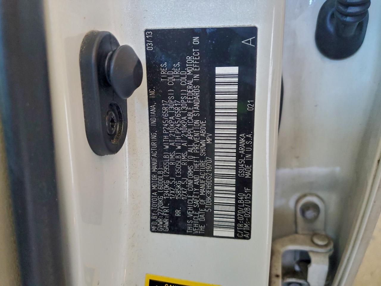 Toyota Highlander Base Image 13