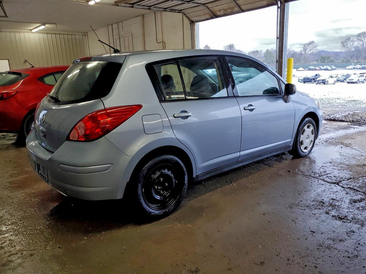 Nissan Versa S Image 2