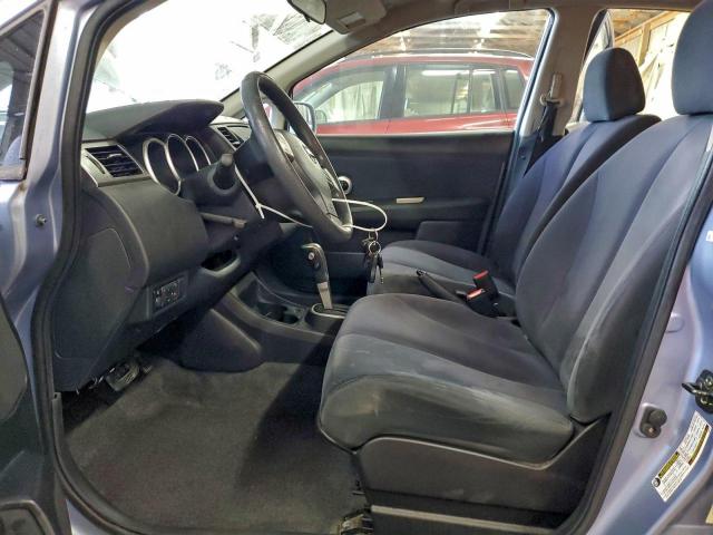 Nissan Versa S Image 8