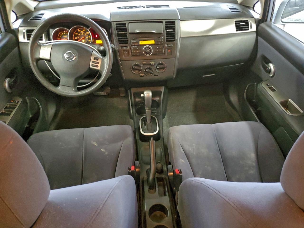 Nissan Versa S Image 4