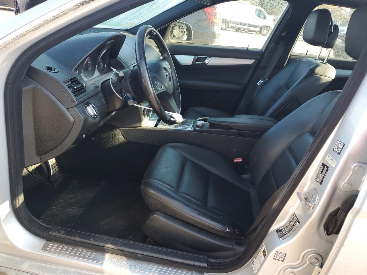 Mercedes-Benz C-Class 300 Image 12