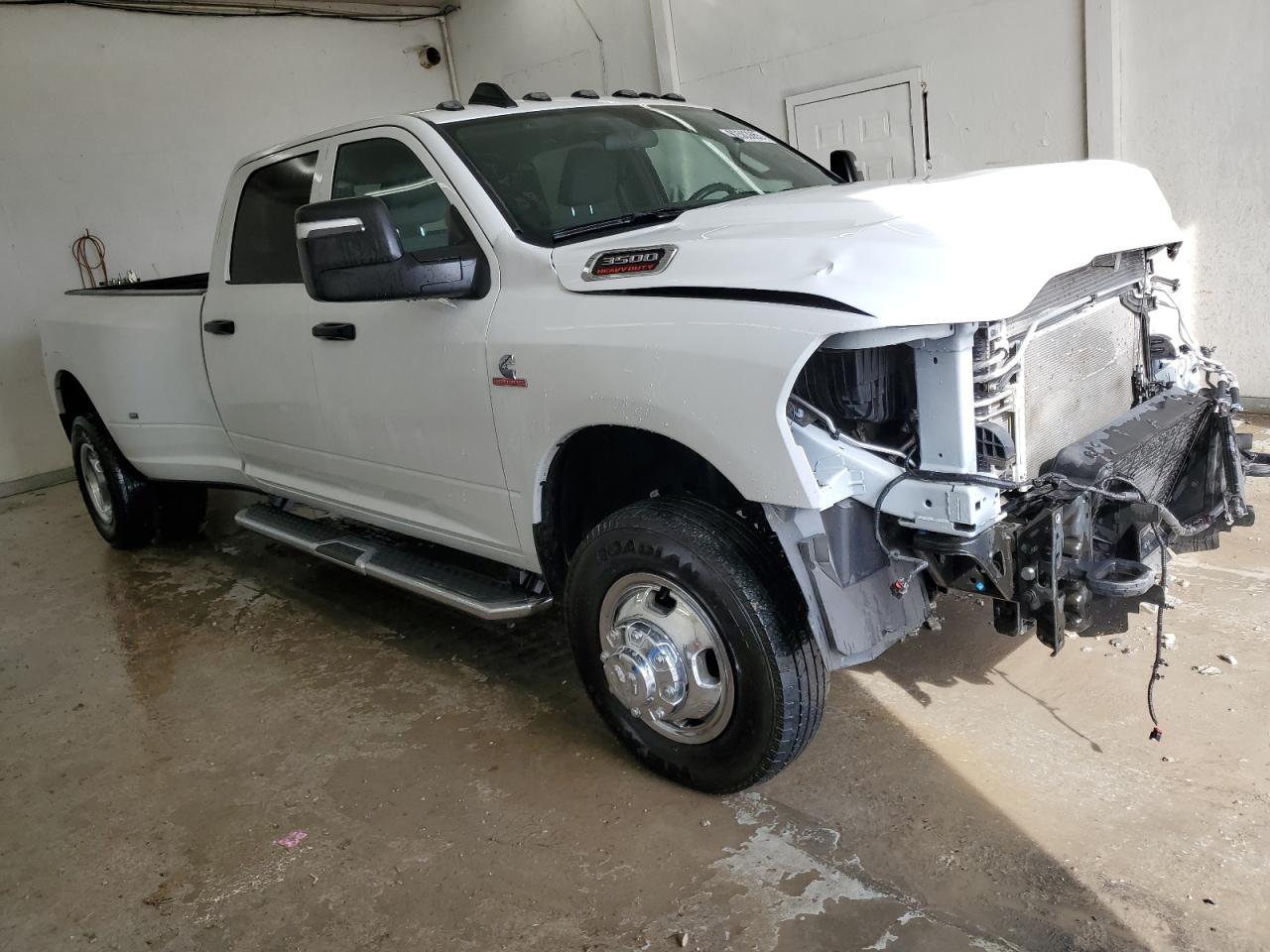 Ram 3500 Tradesman Image 3