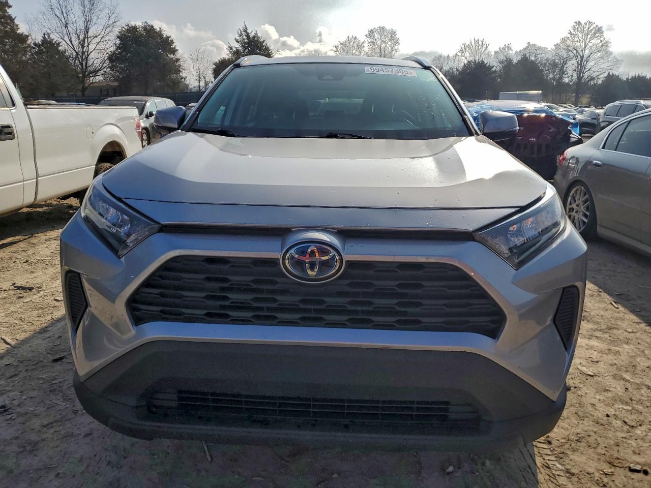 Toyota RAV4 Le Image 13