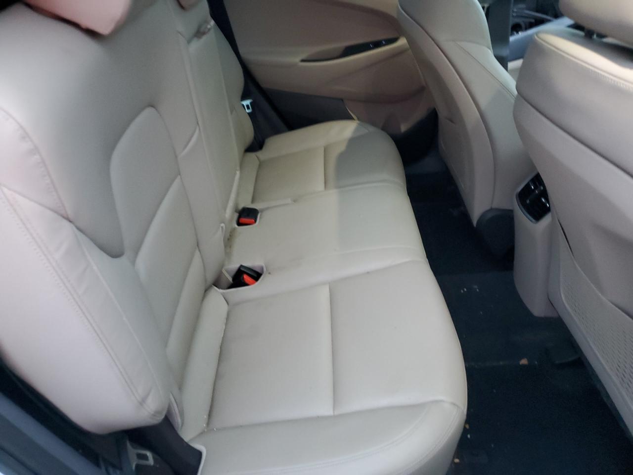 Hyundai TUCSON Limited Image 13