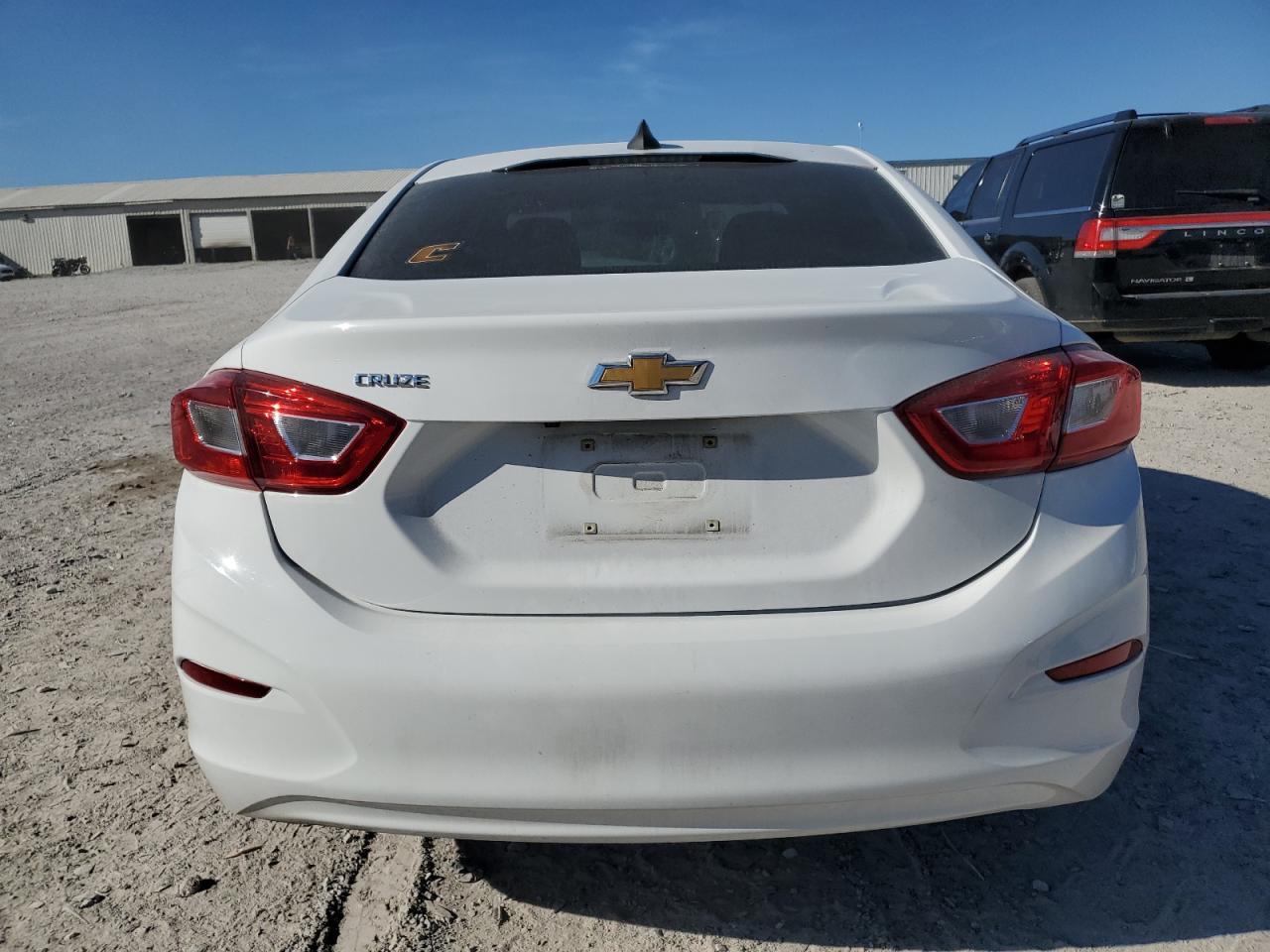 Chevrolet Cruze Ls Image 8