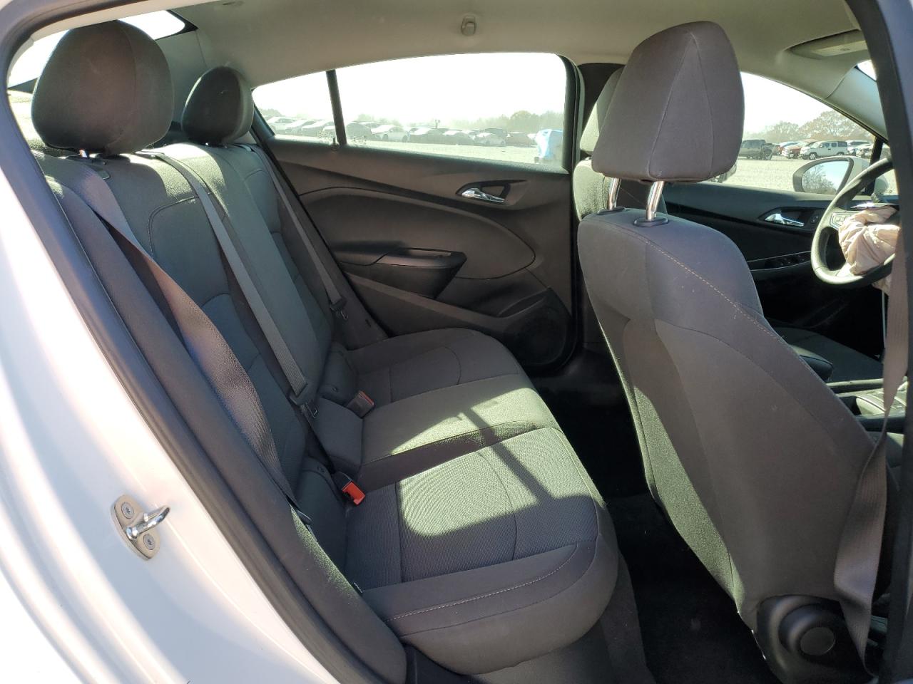 Chevrolet Cruze Ls Image 12