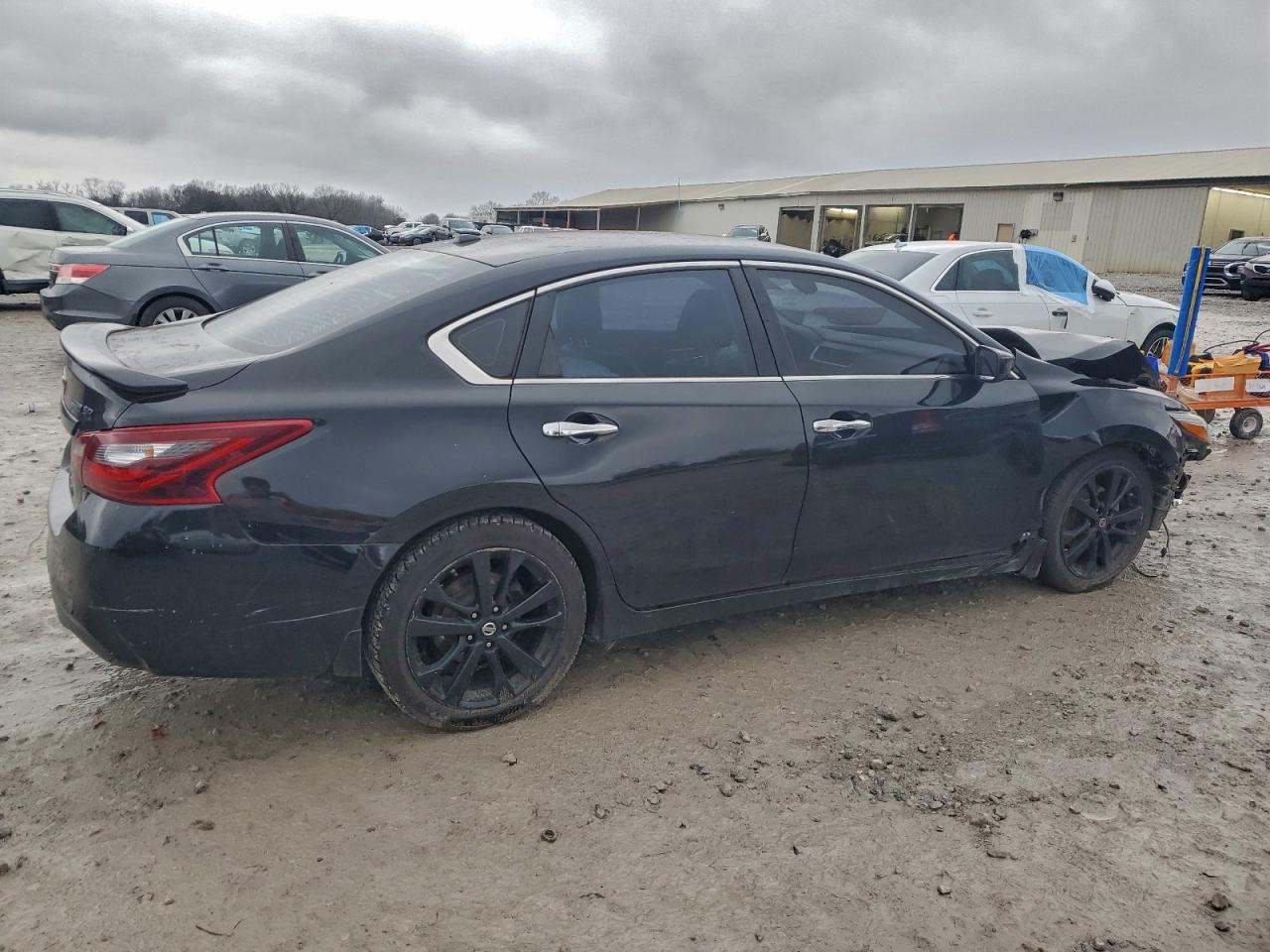 Nissan Altima 2.5 Image 2