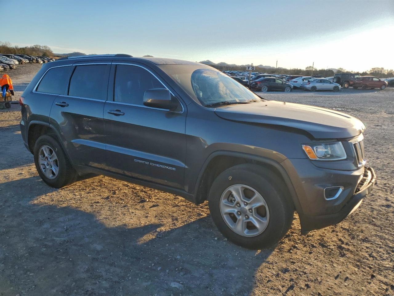 Jeep Grand Cherokee Laredo Image 11