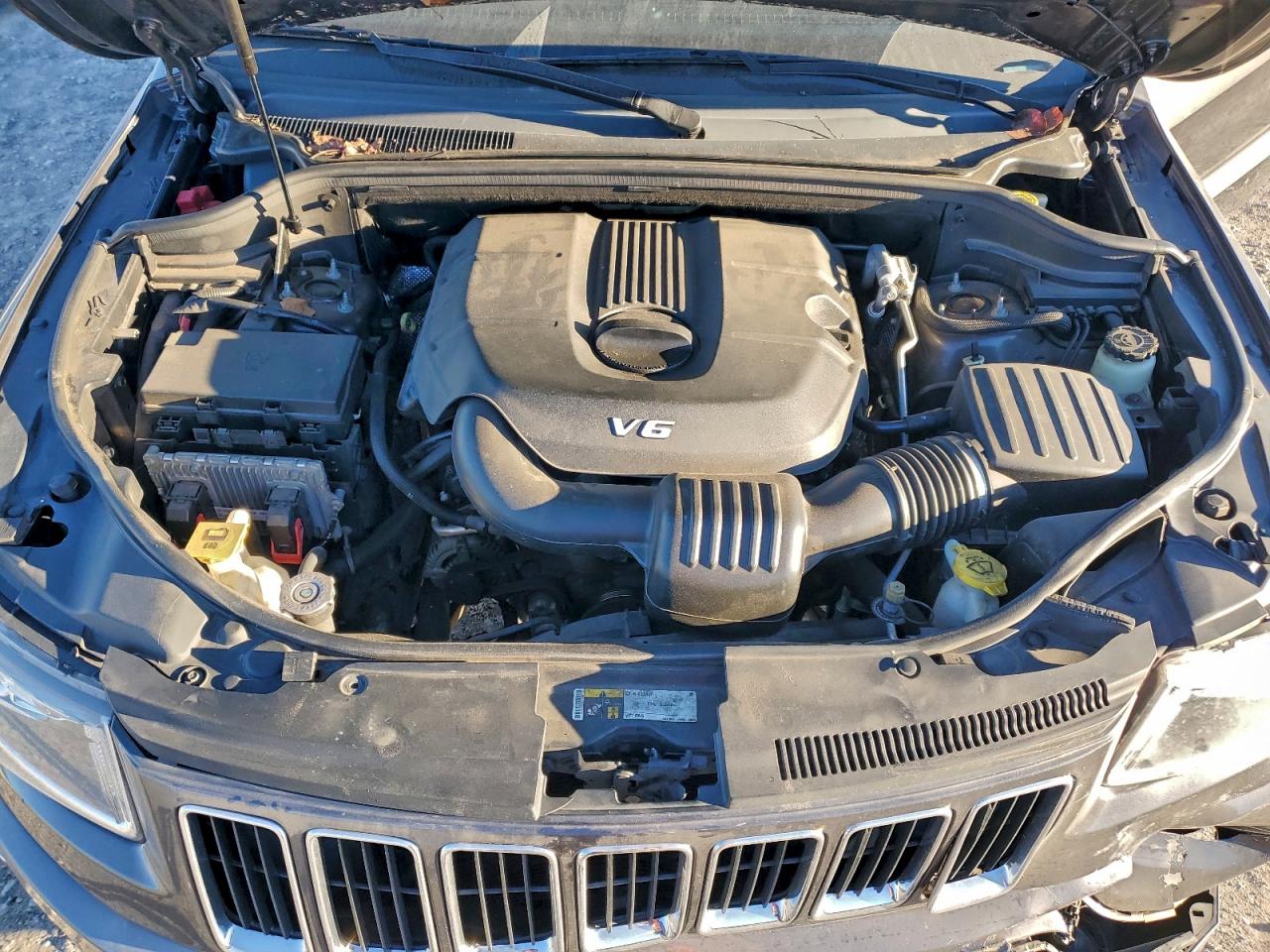 Jeep Grand Cherokee Laredo Image 12