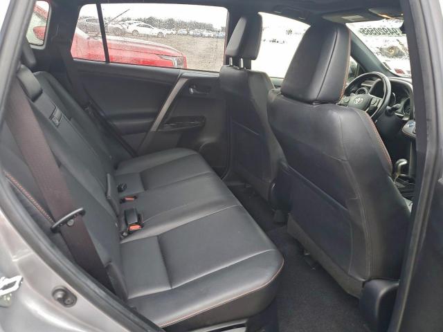 Toyota RAV4 Se Image 9