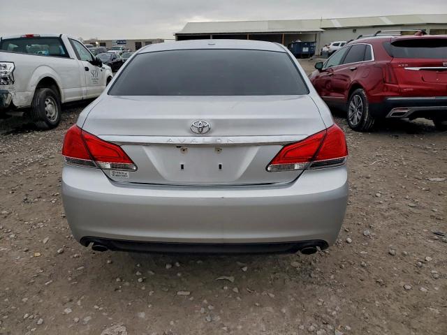 Toyota Avalon Base Image 7