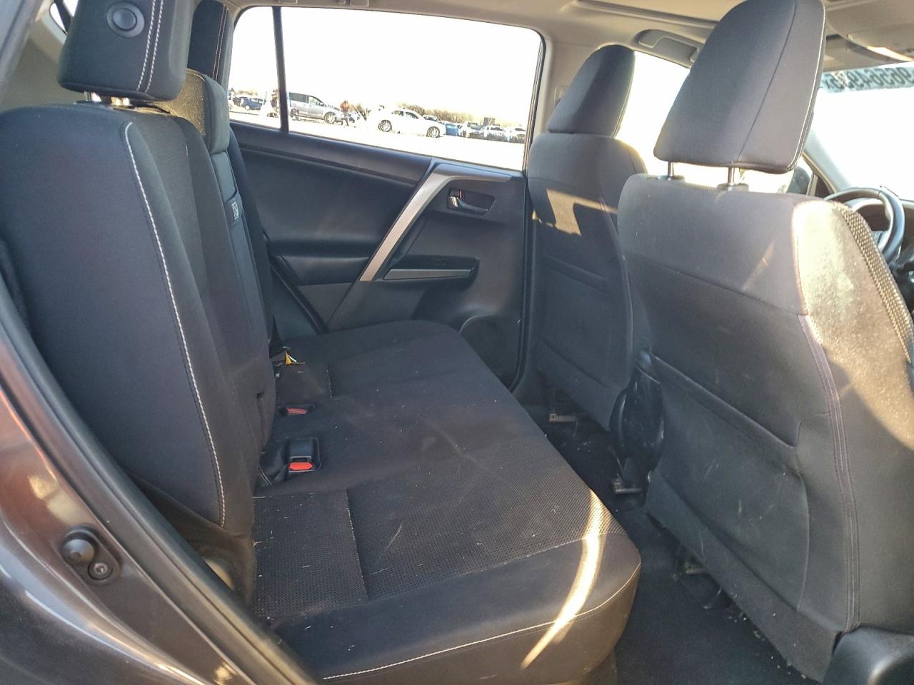 Toyota RAV4 Le Image 7