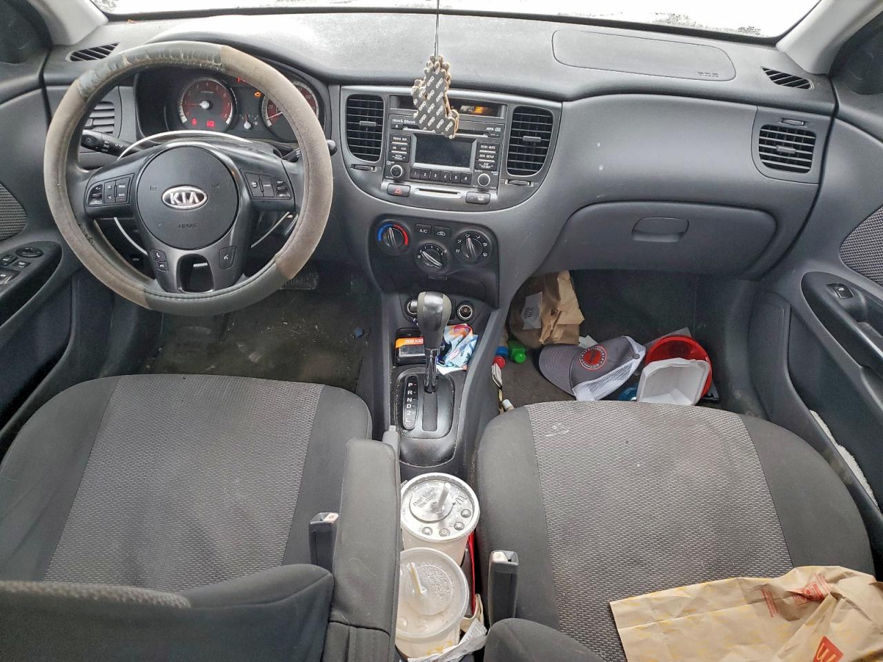 Kia Rio Base Image 9