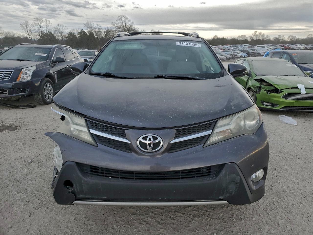 Toyota RAV4 Xle Image 12