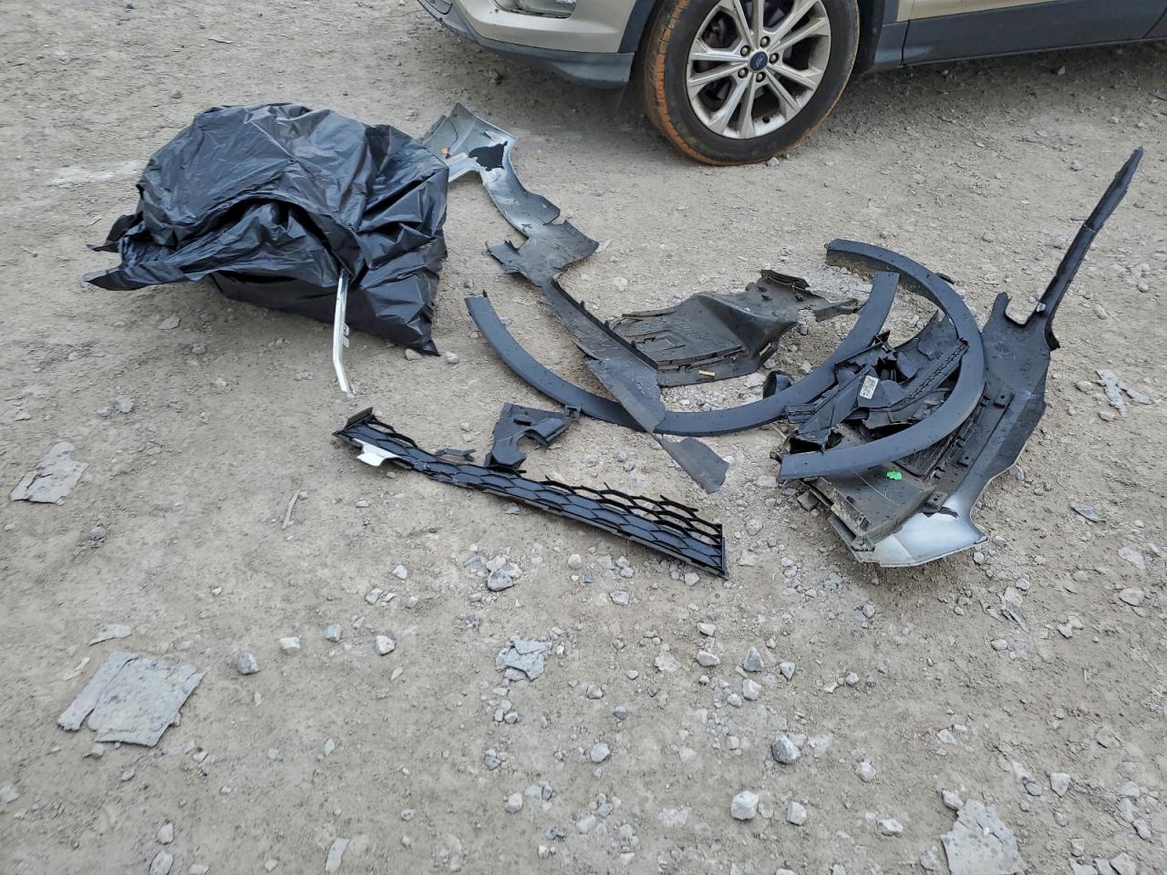 Ford Explorer Image 3