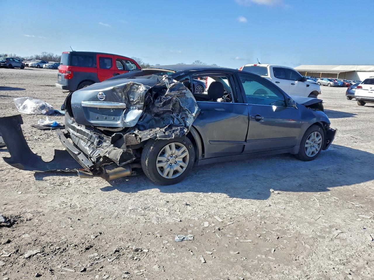 Nissan Altima Base Image 10