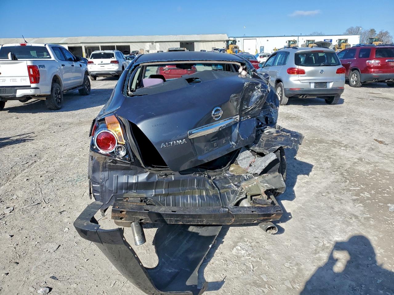 Nissan Altima Base Image 8