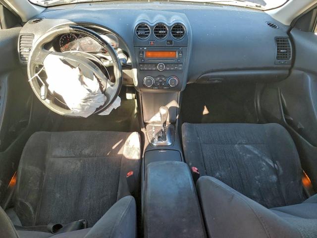 Nissan Altima Base Image 12