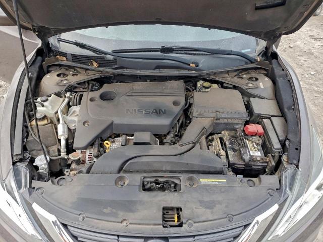 Nissan Altima 2.5 Image 4