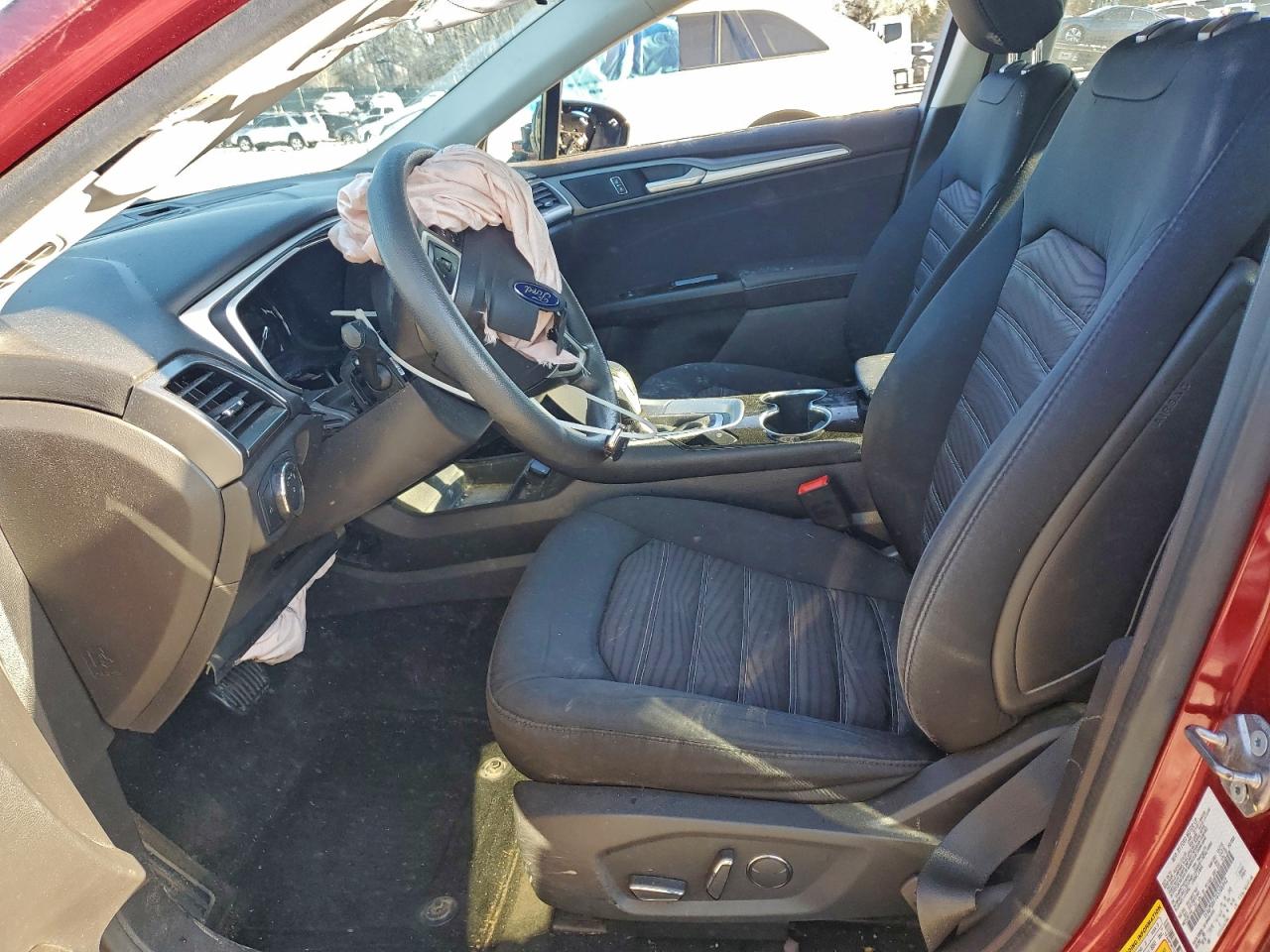 Ford Fusion Se Image 4