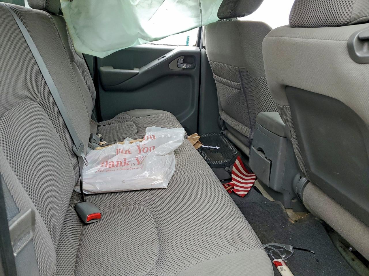 Nissan Frontier S Image 11