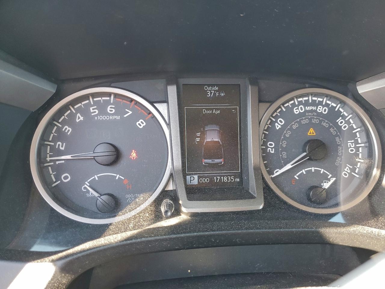 Toyota Tacoma Double Cab Image 9