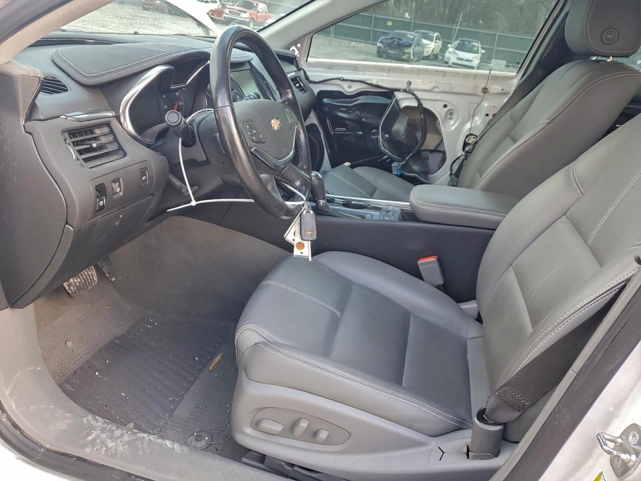 Chevrolet Impala Lt Image 2