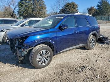  Salvage Nissan Pathfinder